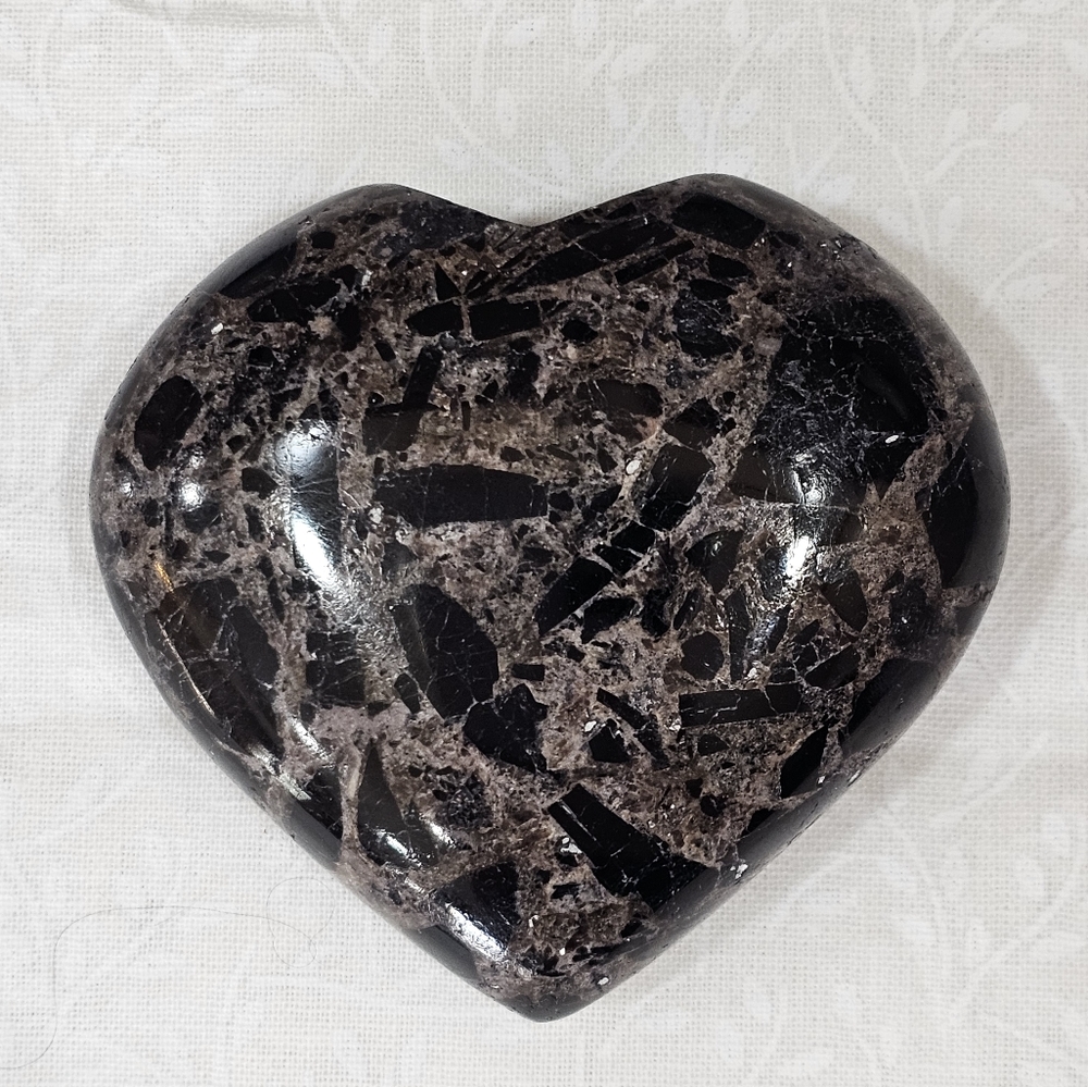 Merlinite Crystal Heart - Picture 2 of 5